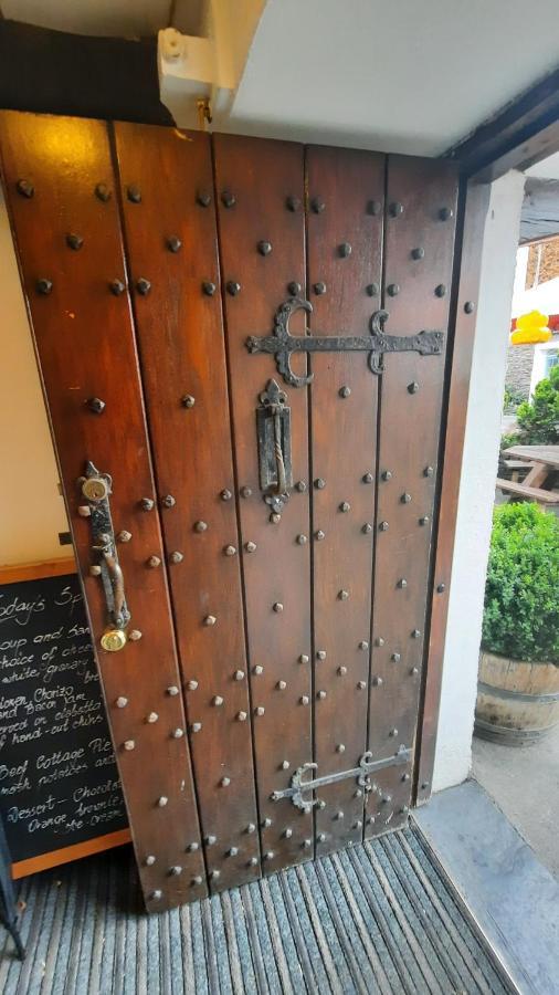 Kings Arms Hotel هوكسهيد المظهر الخارجي الصورة
